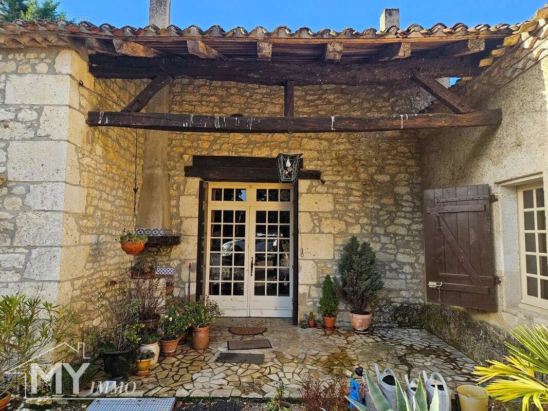 Maison à RAZAC-DE-SAUSSIGNAC