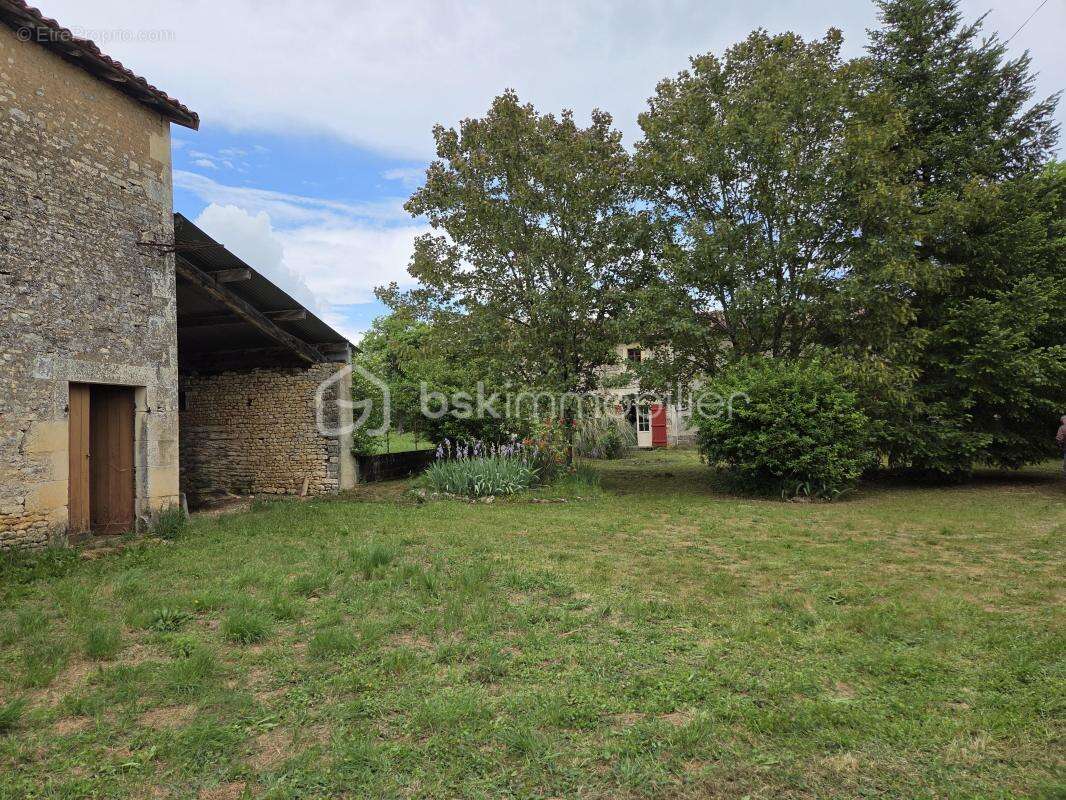 Maison à LIMALONGES
