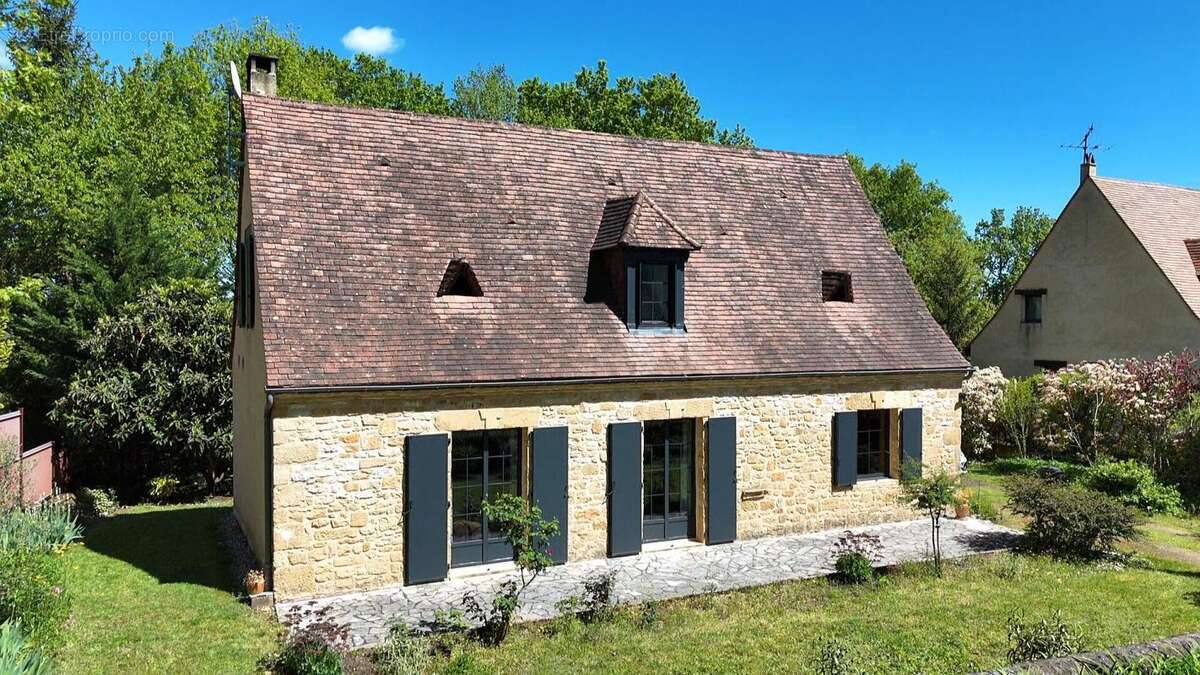 Maison à BEYNAC-ET-CAZENAC
