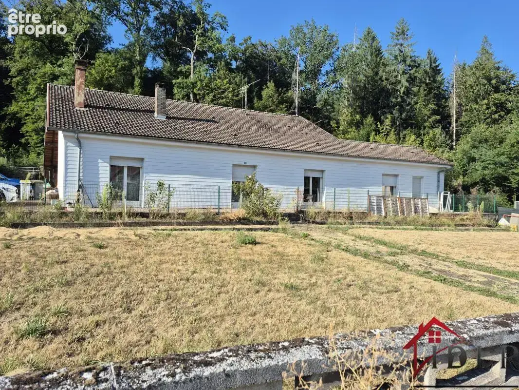 Maison à fort potentiel sur beau terrain - photo 1