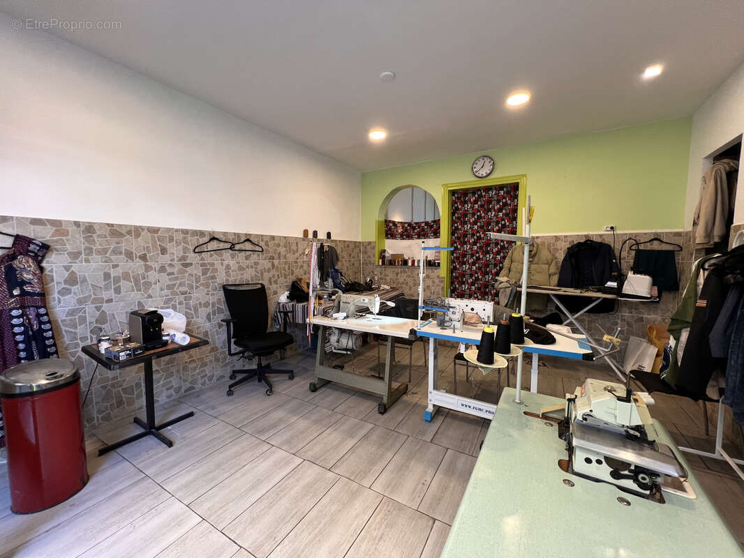 Commerce à MARSEILLE-3E