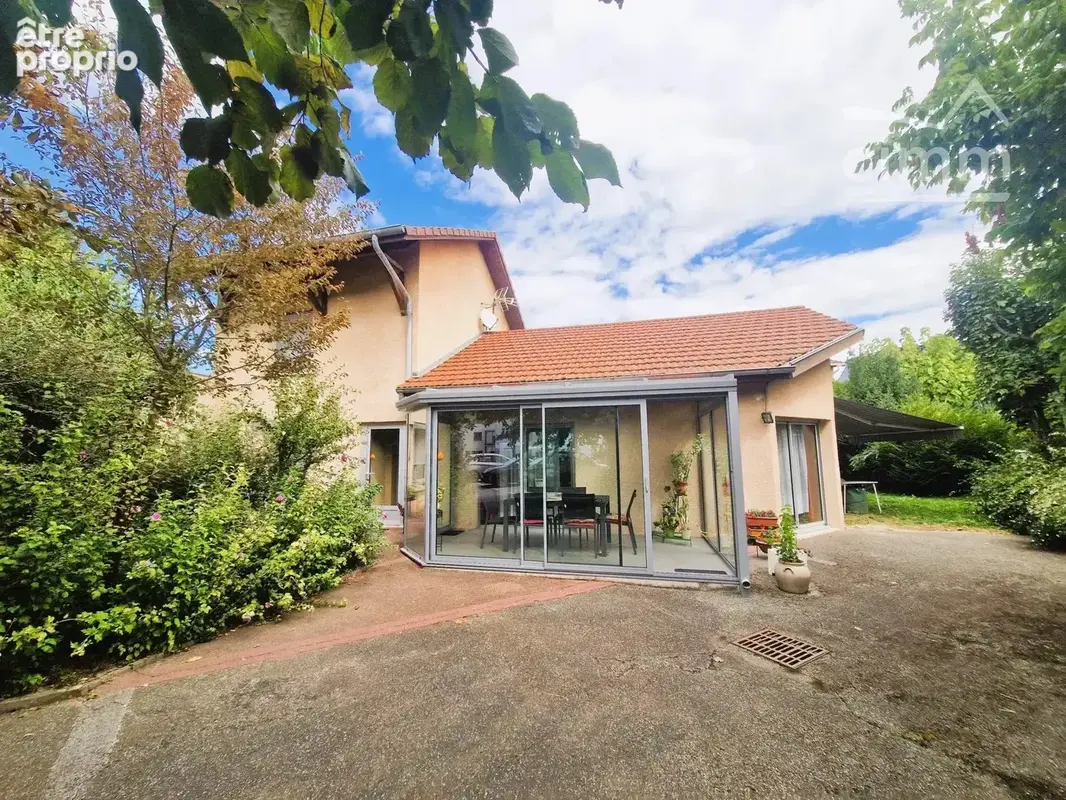 Photo Maison à Bourgoin-Jallieu au prix de 550 000€