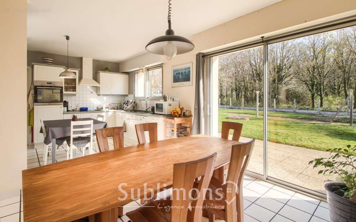 Maison à LA CHAPELLE-DES-MARAIS