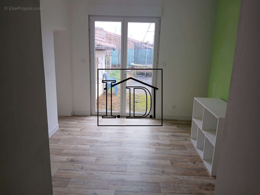 Petit SALON - Maison à MONTPON-MENESTEROL