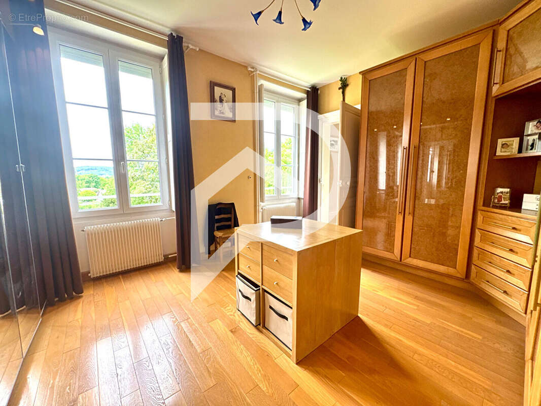 Maison à SUZANNECOURT