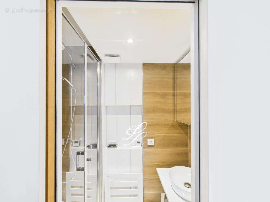 Appartement à PARIS-8E