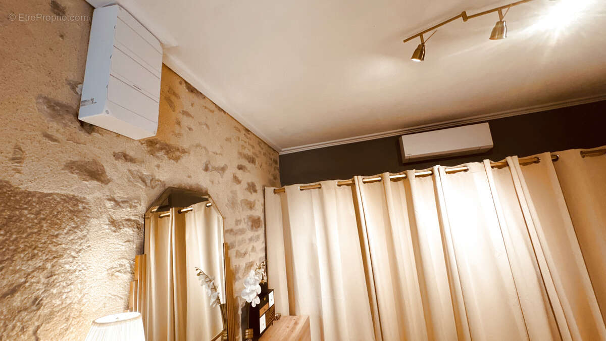 Maison à VAULT-DE-LUGNY