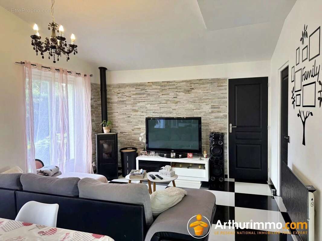 Maison à IVRY-LA-BATAILLE