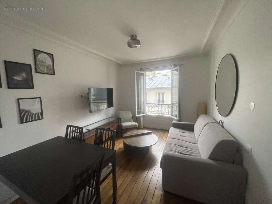 Appartement à PARIS-18E