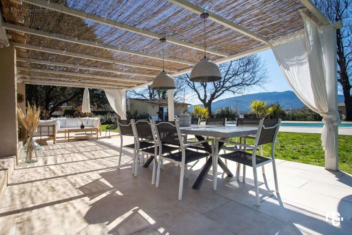 Maison à POURRIERES