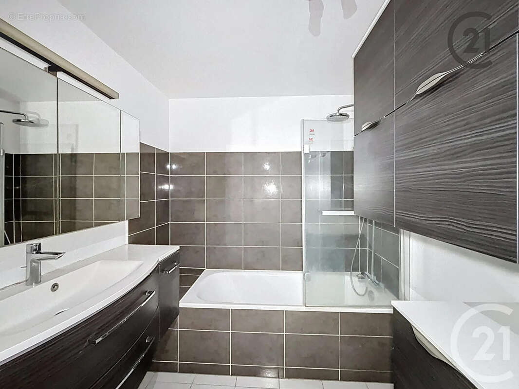 Appartement à MOISSY-CRAMAYEL