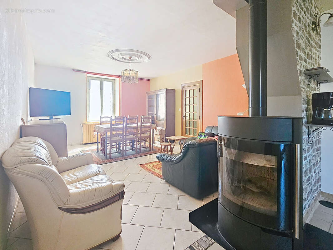 Maison à DOMPCEVRIN