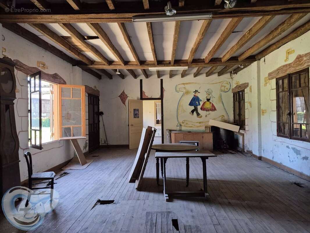 Commerce à BEYNAC-ET-CAZENAC