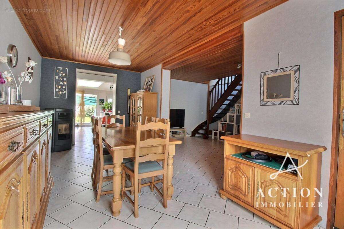Wattrelos, large flamande, 3 chambres, jardin, dependances - photo 2