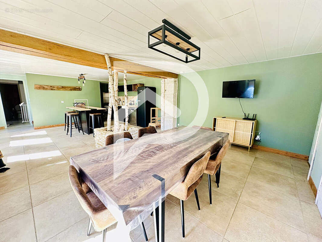 Maison à CHATEAUVILLAIN