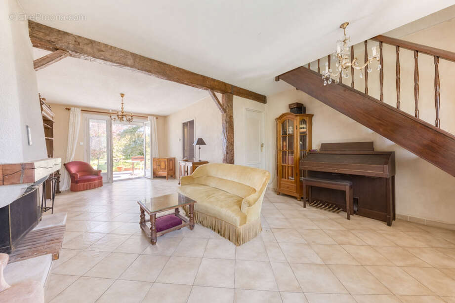 Maison à OZOIR-LA-FERRIERE