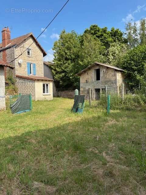 Maison à ORADOUR-SUR-GLANE