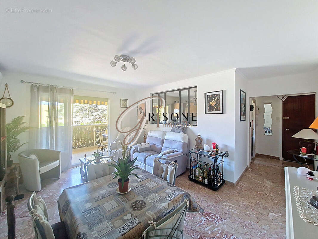 Appartement à SIX-FOURS-LES-PLAGES