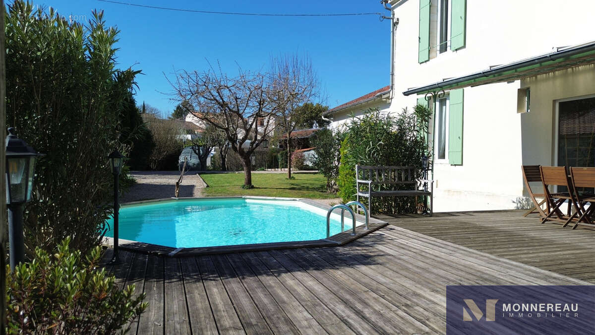 Maison à CHATEAUNEUF-SUR-CHARENTE