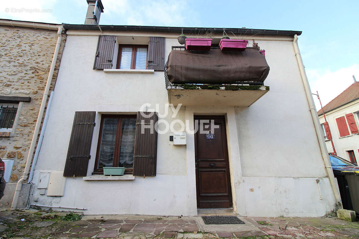 Maison à CHEVRY-COSSIGNY