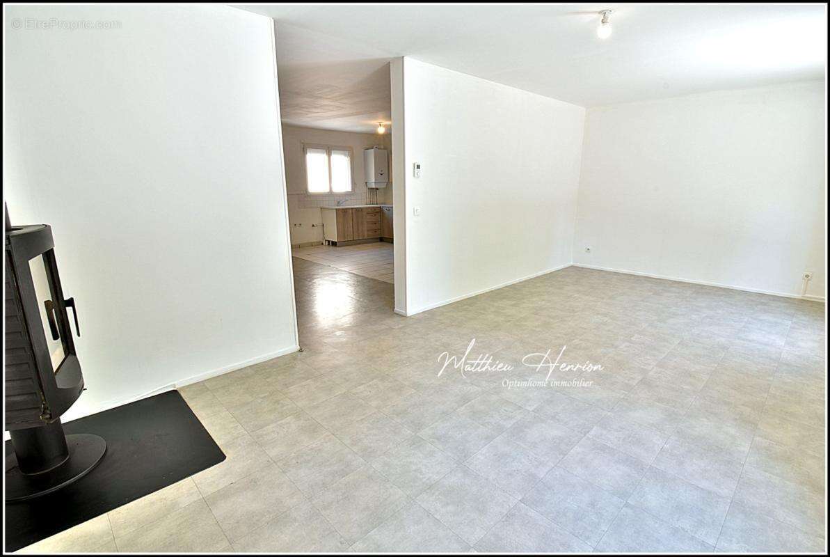 EN EXCLUSIVITÉ – Maison 3 chambres avec jardin et garage à Saint-Sébastien-de-Morsent - photo 7