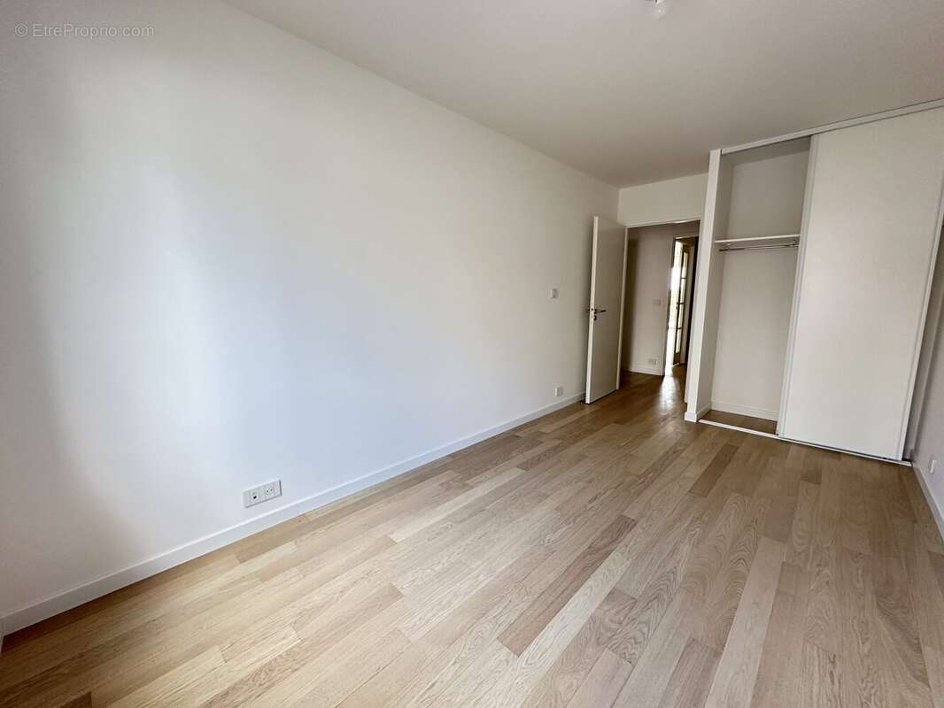 Appartement à SURESNES