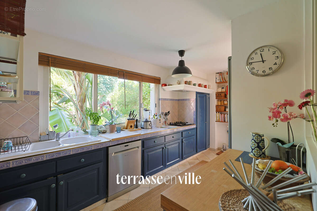 Exclusivite - toulon - cap brun - maison t 5 - 163 m2 - piscine - jardin - proximite  immediate des ecoles - photo 10