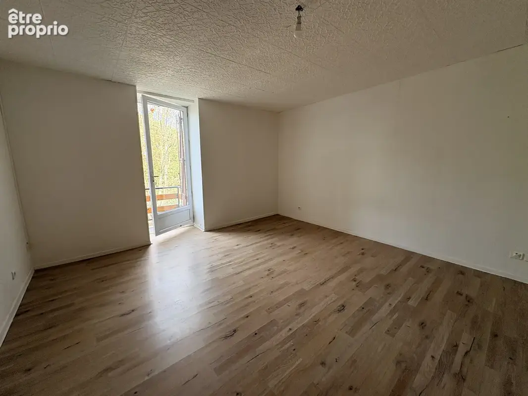 Maison de 111 m2 avec jardin et dépendances   Gannat - photo 7