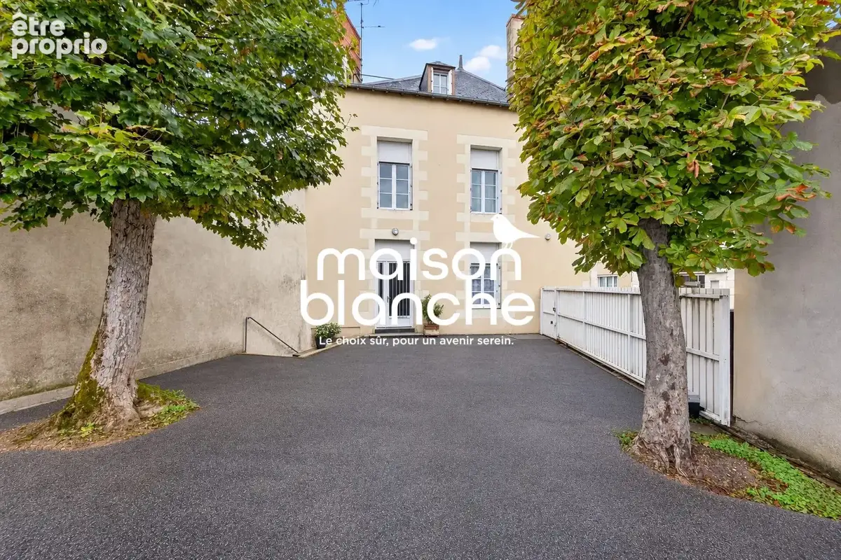 Appartement 269 m² à vendre à Neuville-De-Poitou (86170) - photo 2
