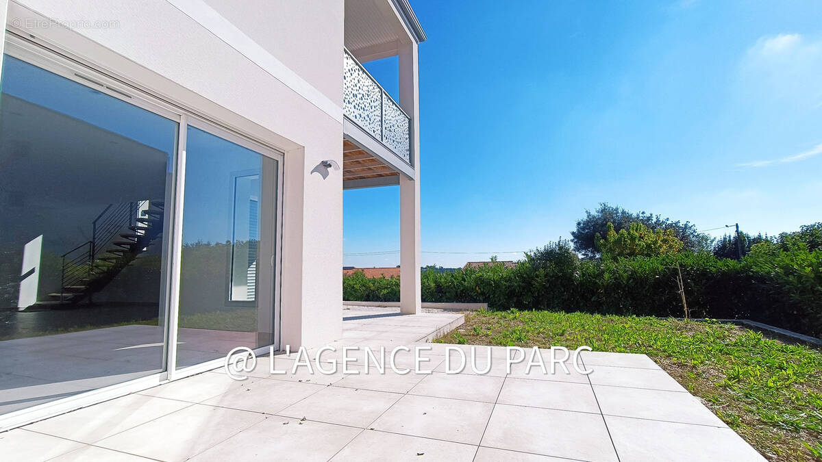 Maison à SAINT-GEORGES-DE-DIDONNE