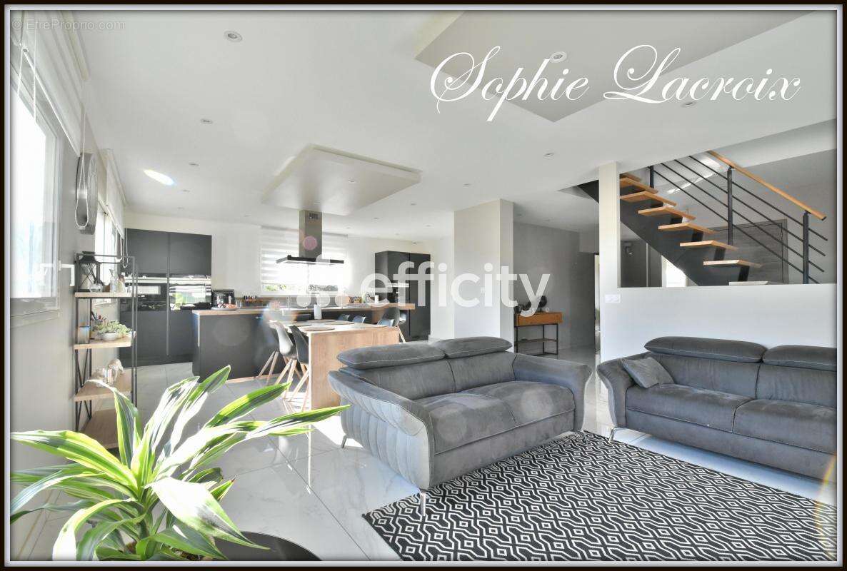 Maison à BOUGE-CHAMBALUD