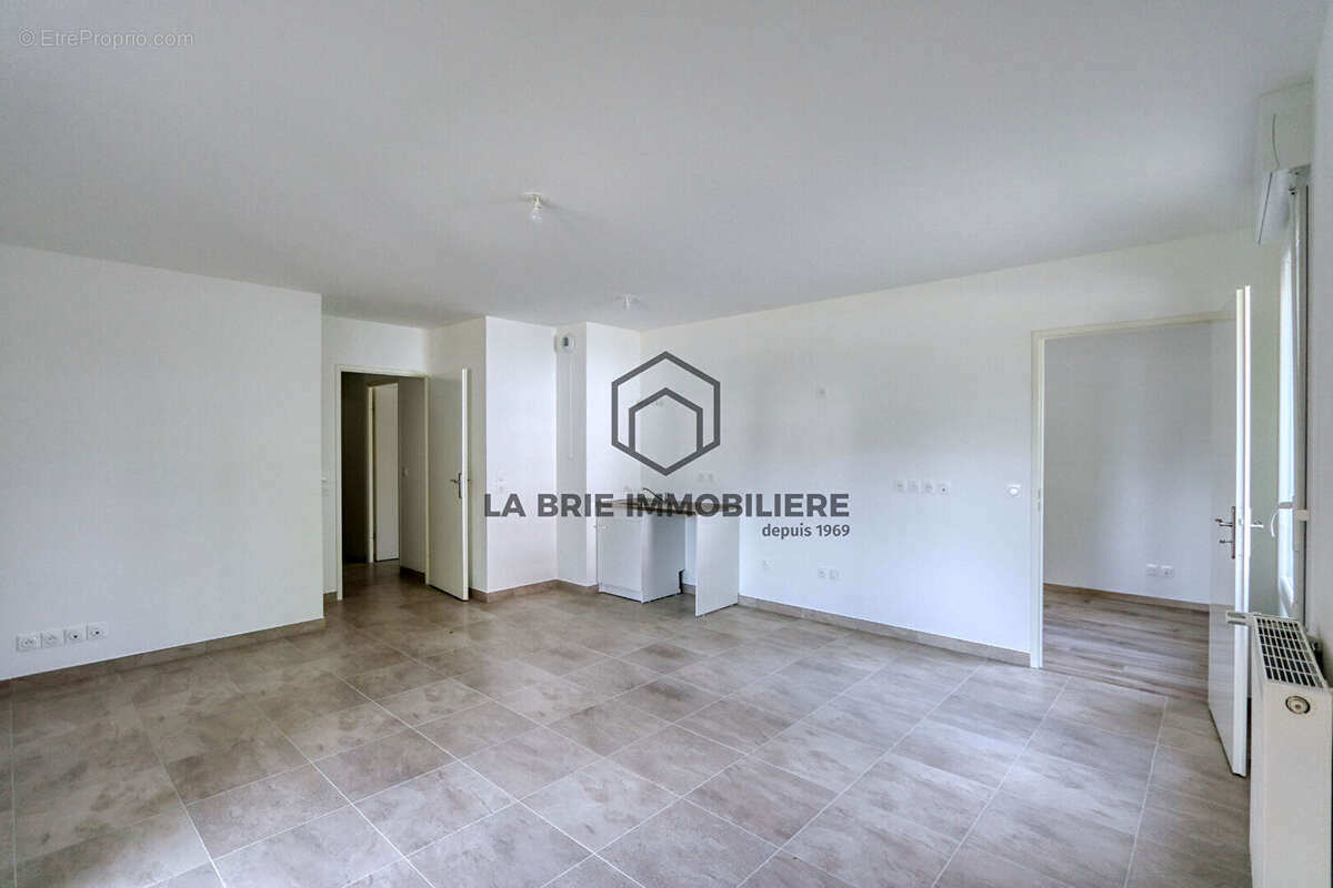 Appartement à EMERAINVILLE