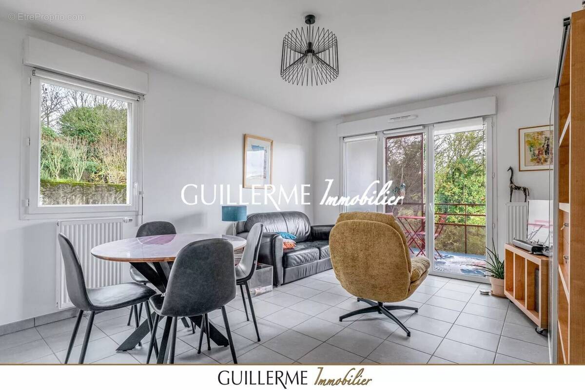 Appartement à GENAY