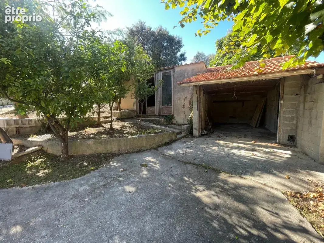 A vendre la seyne sur mer 83500 maison 5 pieces a renover 3 chambres jardin garage - photo 2