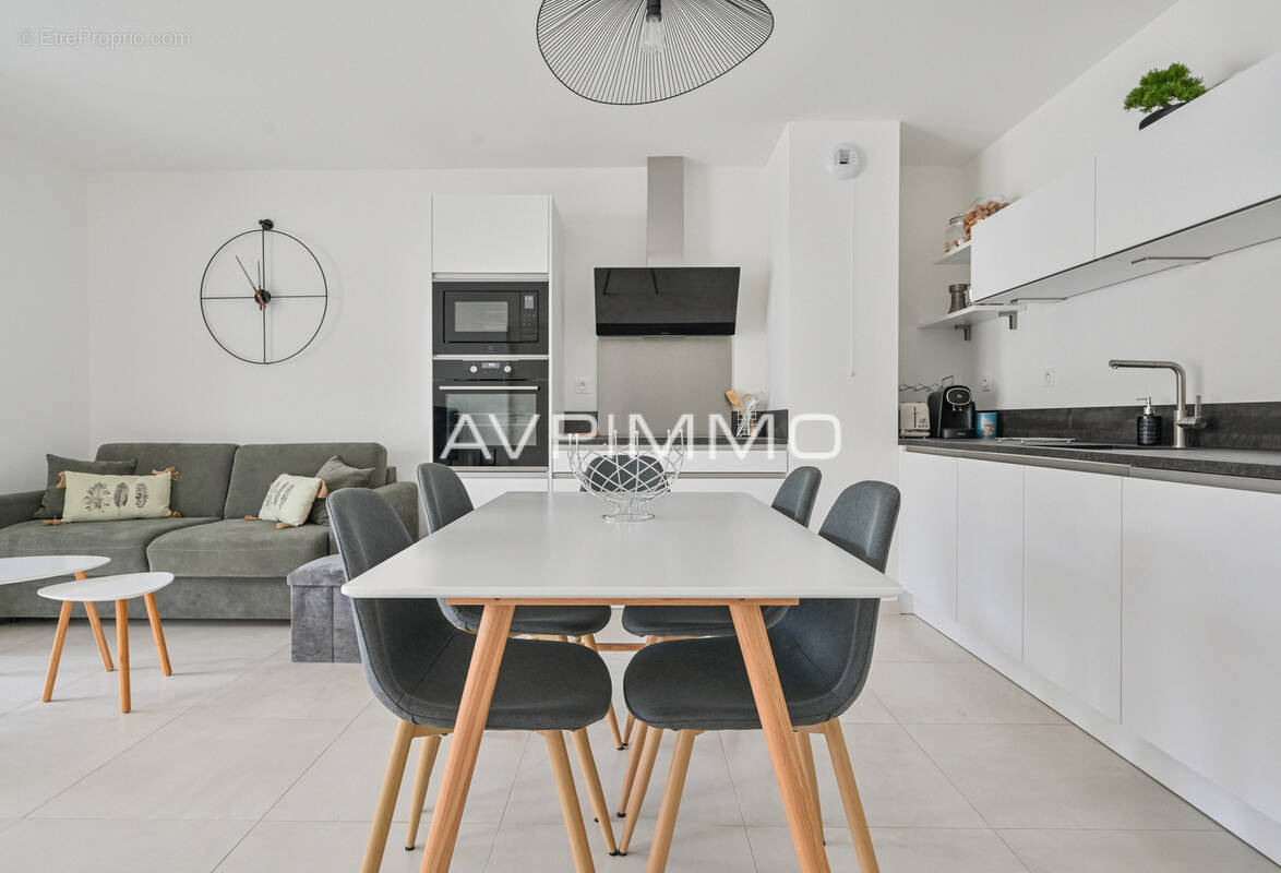 Appartement à SAINT-CYR-SUR-MER