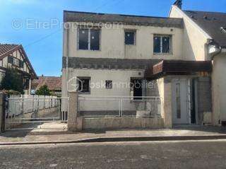 Maison F4 avec rénovation à terminer, jardin, garage - photo 4