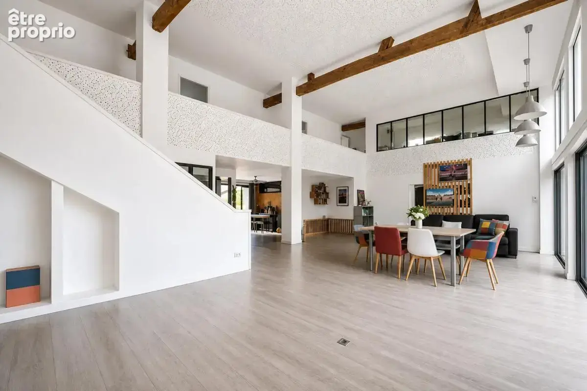 Maison contemporaine de 254 m² sur 6 000 m² de terrain - photo 2