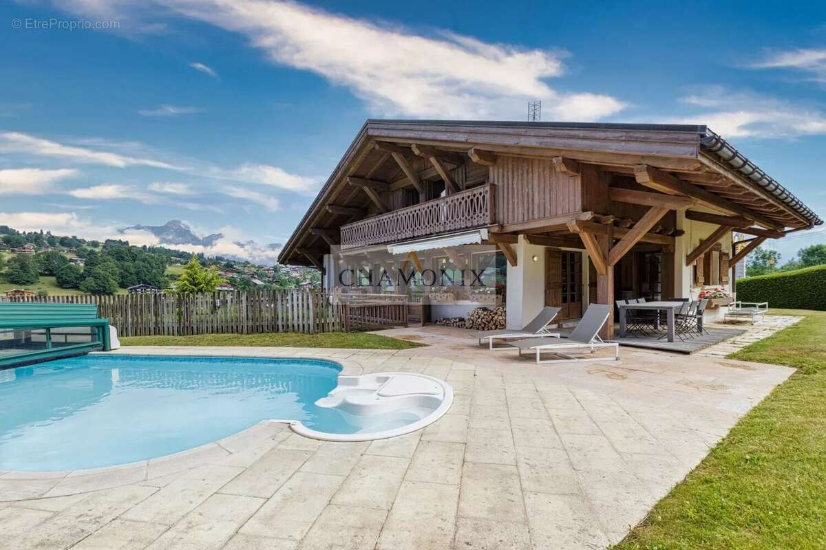 Maison à DEMI-QUARTIER