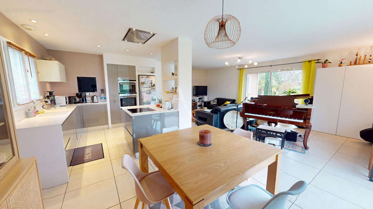 Maison à BUXEROLLES