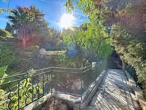 Appartement à VALLAURIS