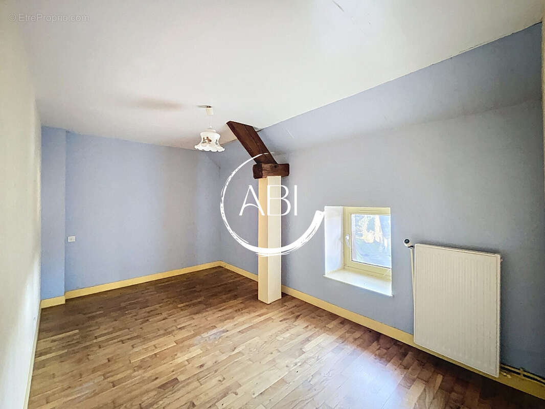 Maison à JOUE-DU-BOIS