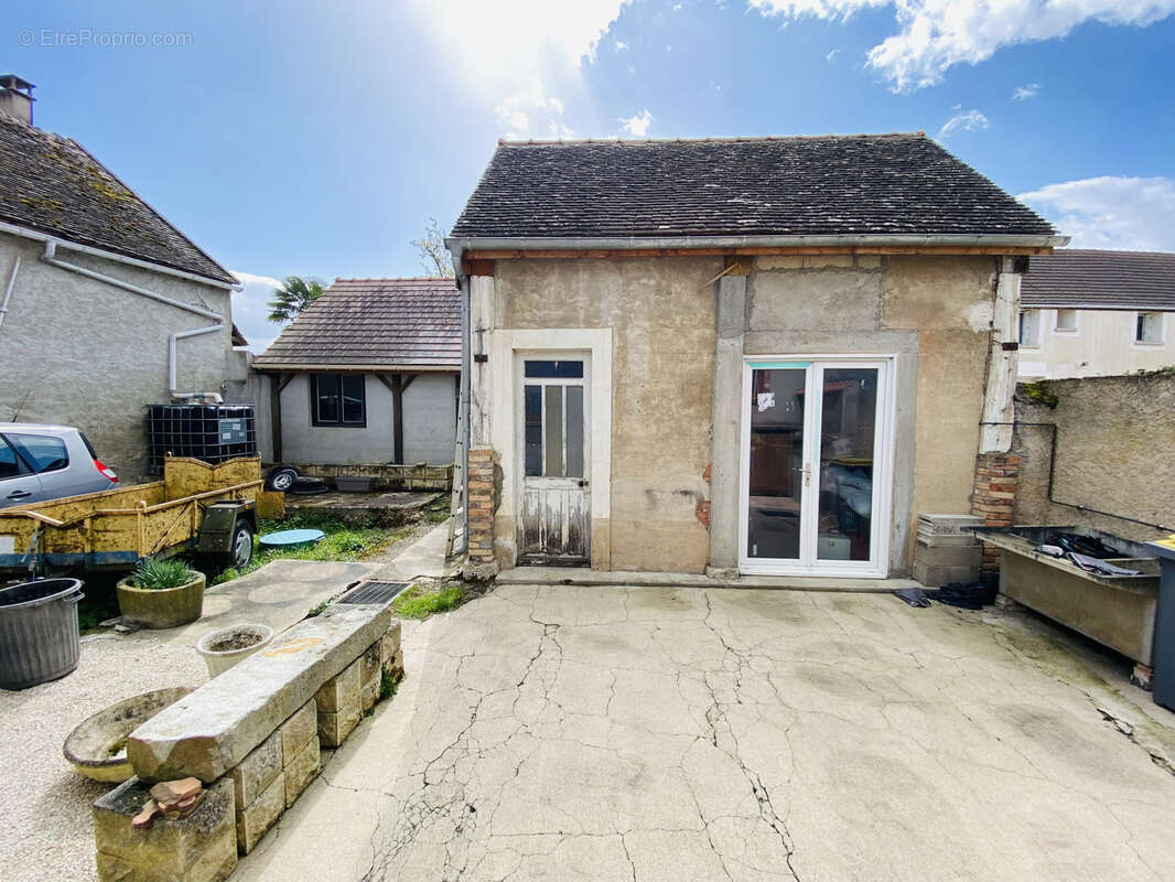 Maison à MONTEREAU-FAULT-YONNE