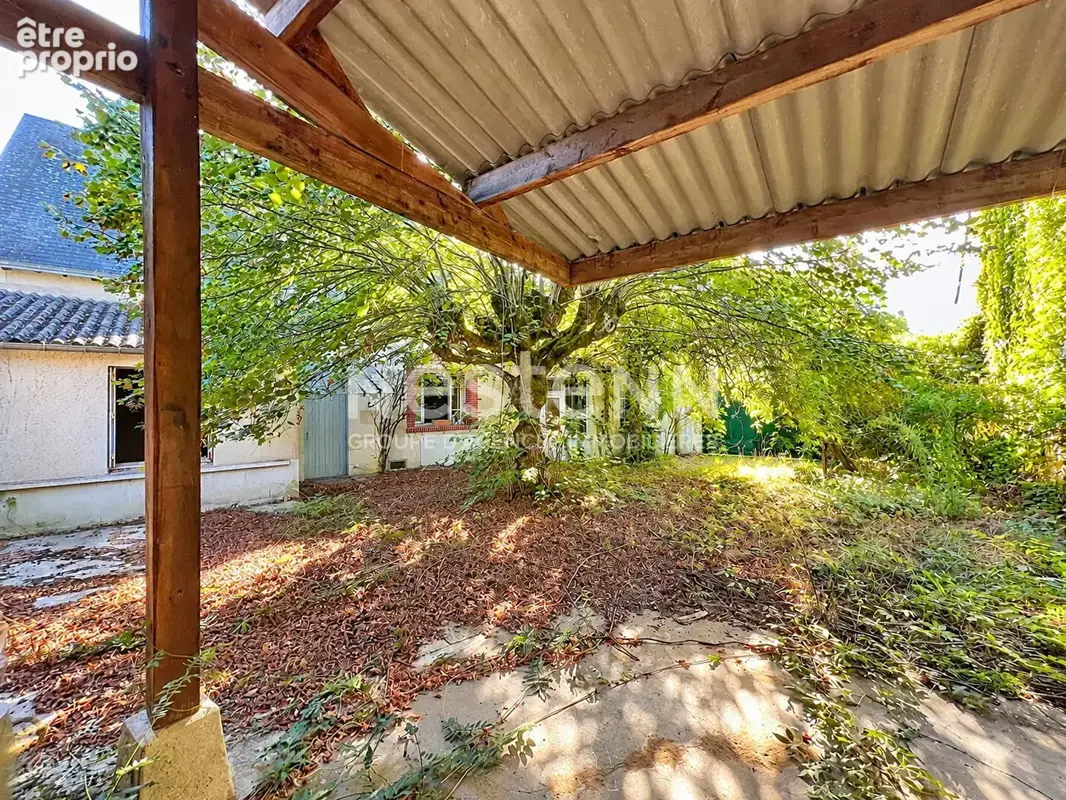 RARE À CONTRES - 227 m², 6 chambres, grange et énorme potentiel à 2 min du centre ! - photo 1