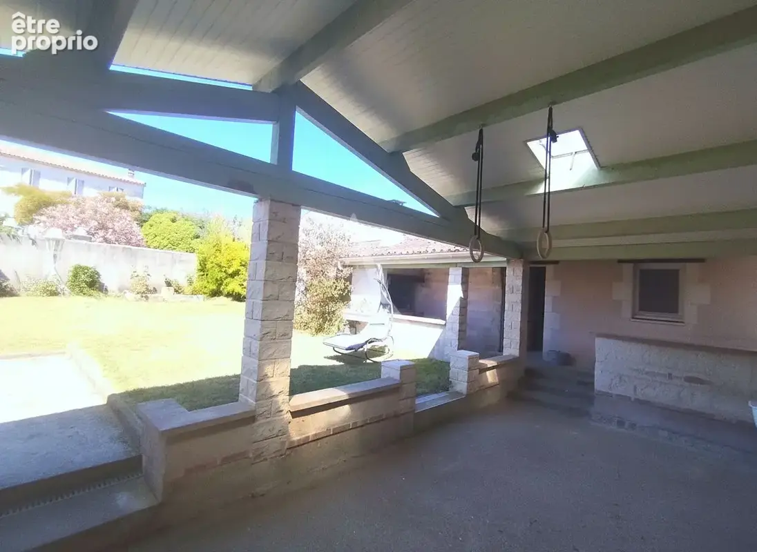 Chaniers - Maison 5 pièces - dépendance, jardin et  grand garage - photo 2