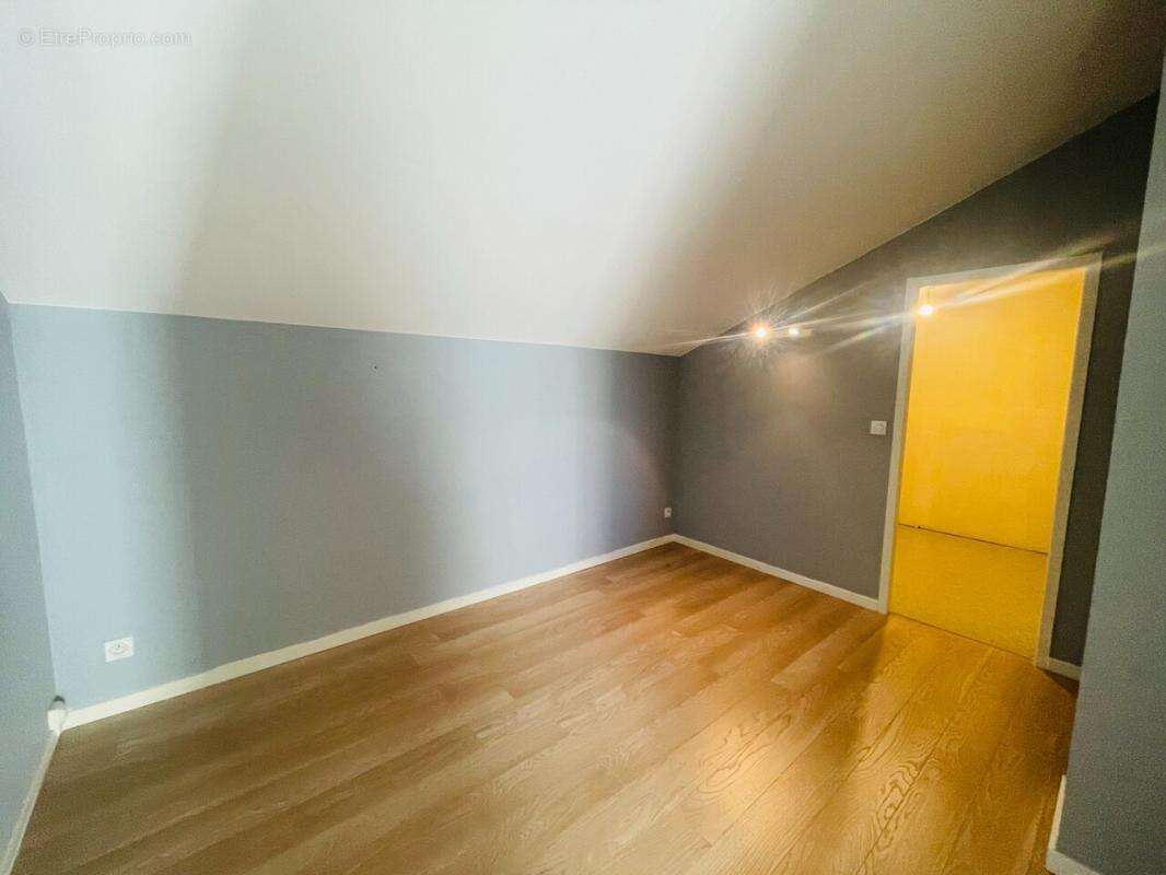 Appartement à ROMANS-SUR-ISERE