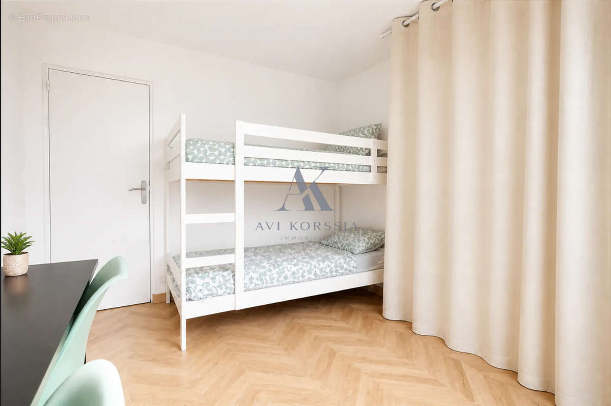 Saint-Genis-Laval   Appartement T3 73 m2 rénové avec balcon et parking - photo 11