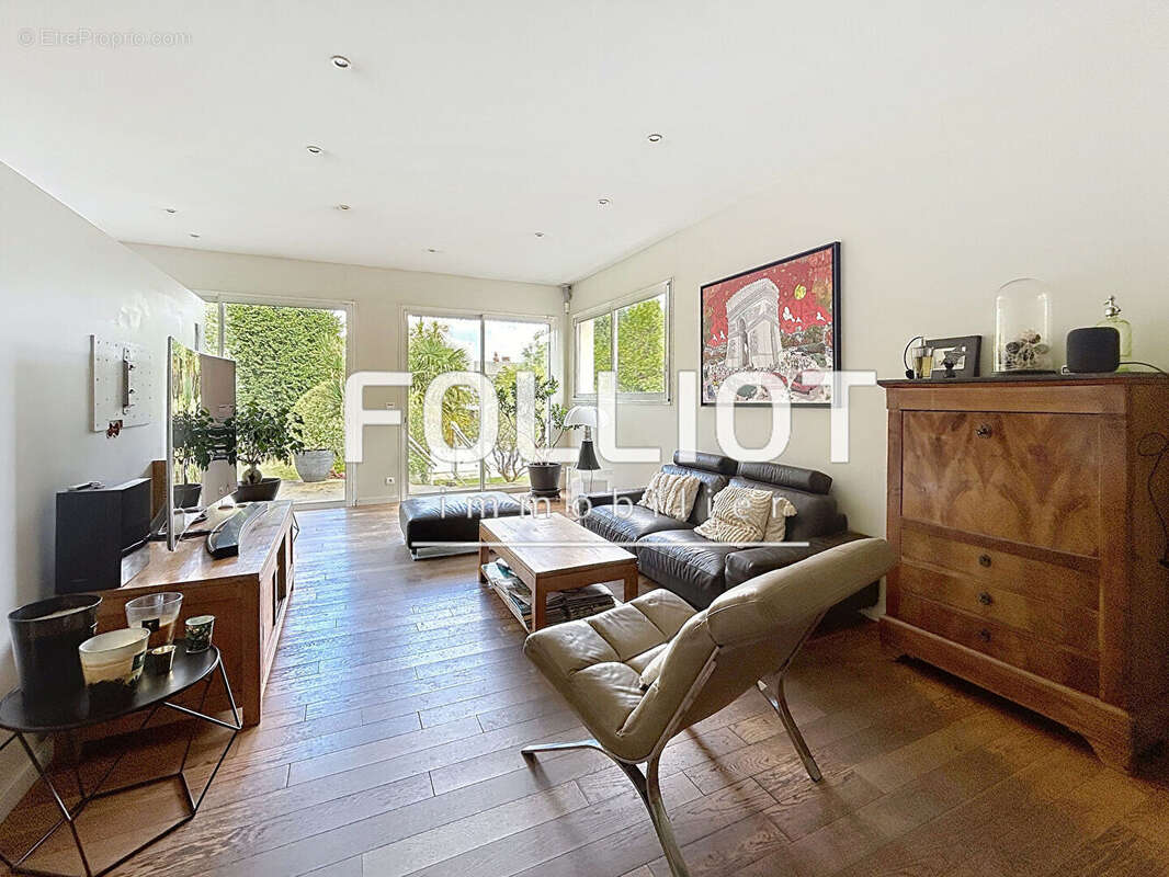 Maison à DONVILLE-LES-BAINS