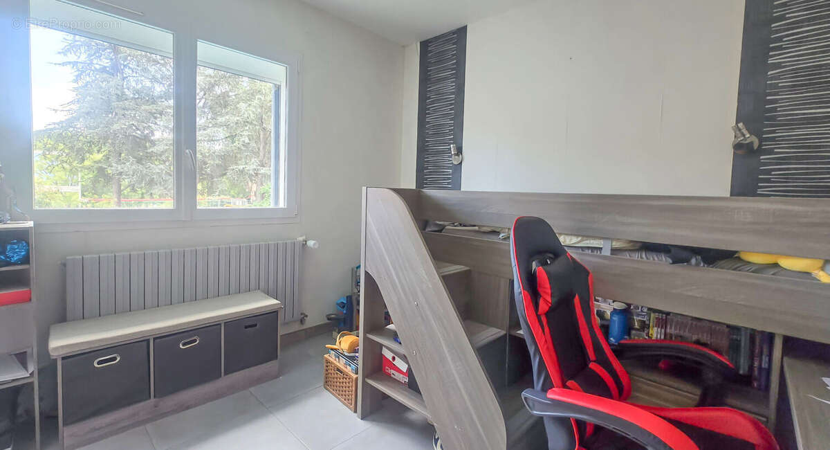 Maison familiale 6 chambres ? Proche des commodités à Graulhet ? avec garage - photo 7
