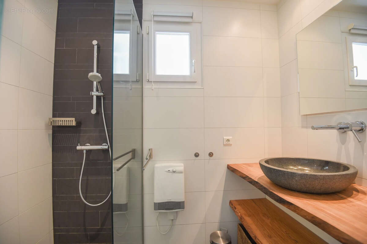 Maison à ENTRECASTEAUX