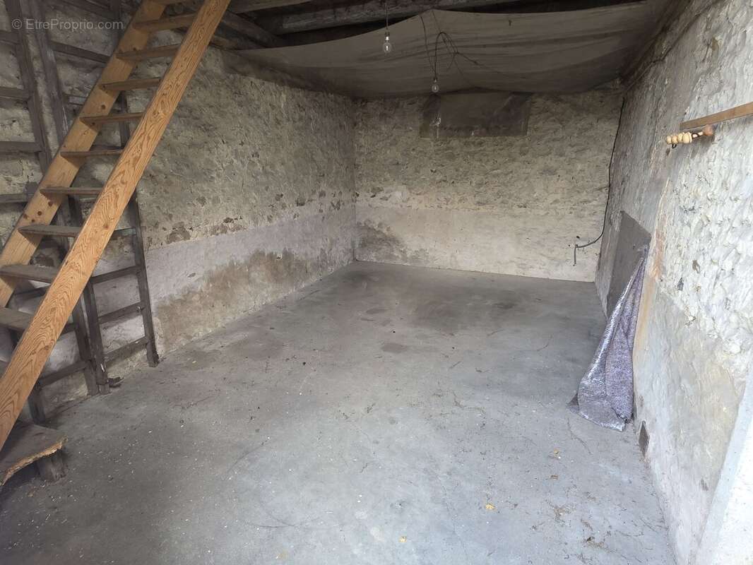 Maison à ANGERVILLIERS